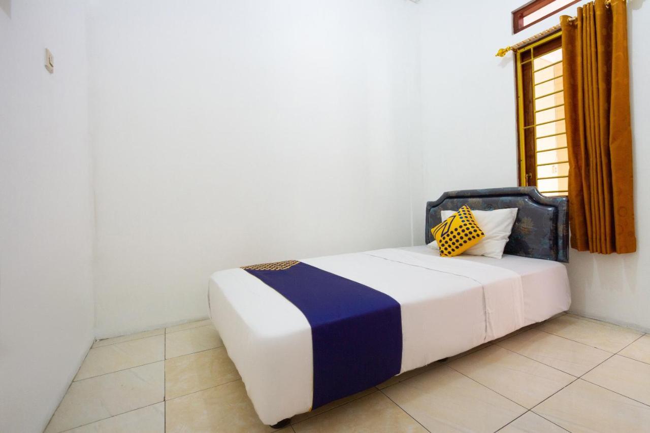 Spot On 2891 999 Guest House Sumedang Ngoại thất bức ảnh