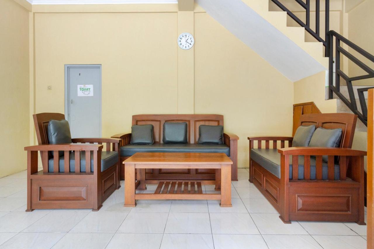 Spot On 2891 999 Guest House Sumedang Ngoại thất bức ảnh