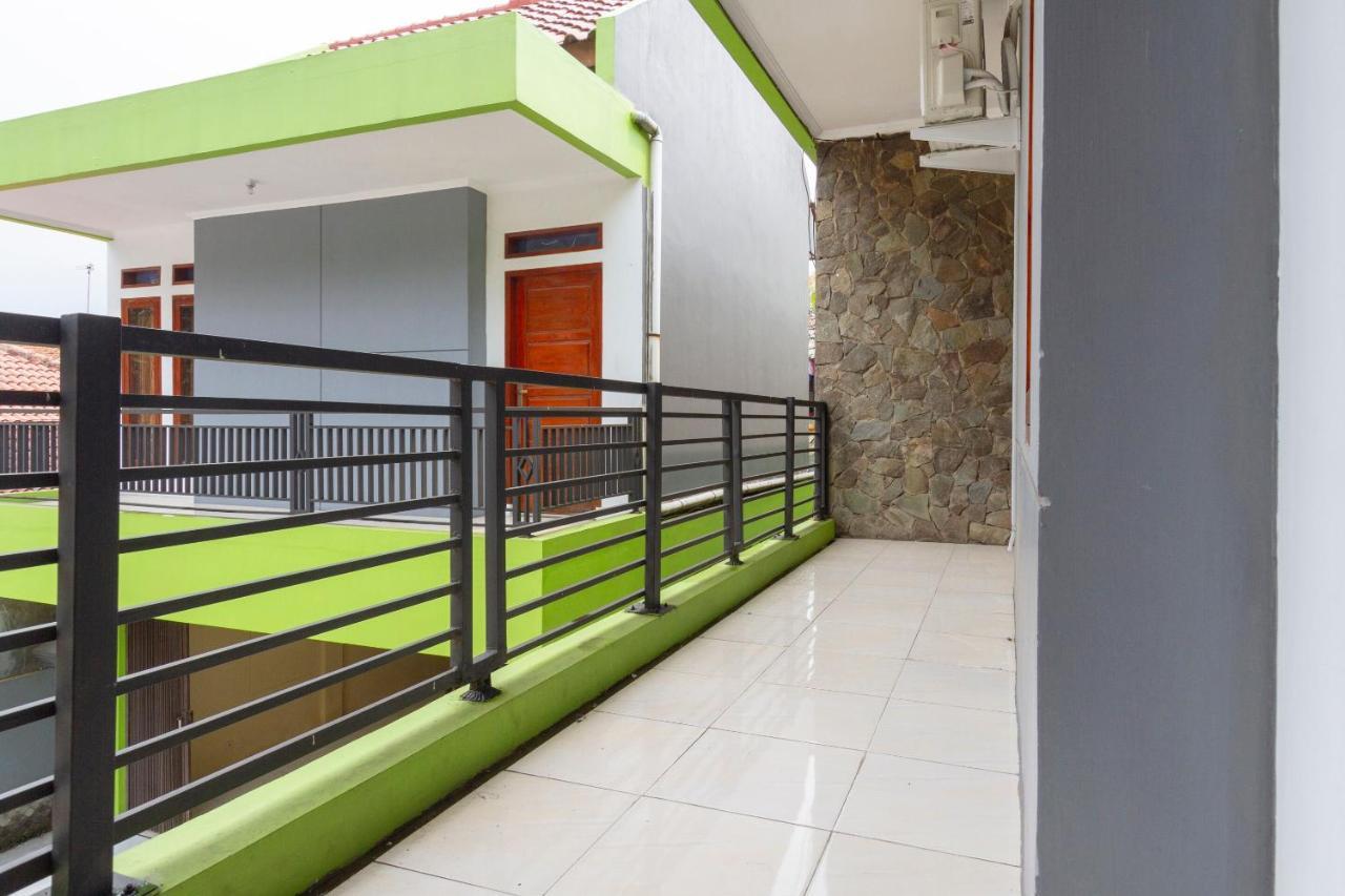 Spot On 2891 999 Guest House Sumedang Ngoại thất bức ảnh