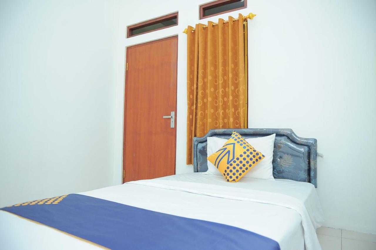 Spot On 2891 999 Guest House Sumedang Ngoại thất bức ảnh