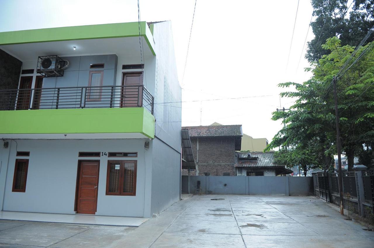 Spot On 2891 999 Guest House Sumedang Ngoại thất bức ảnh